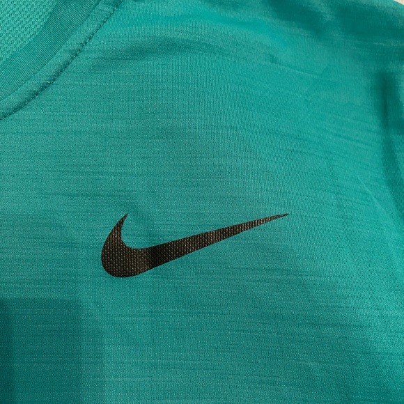3 for $20 Nike Dri fit training t shirt - Picture 3 of 4